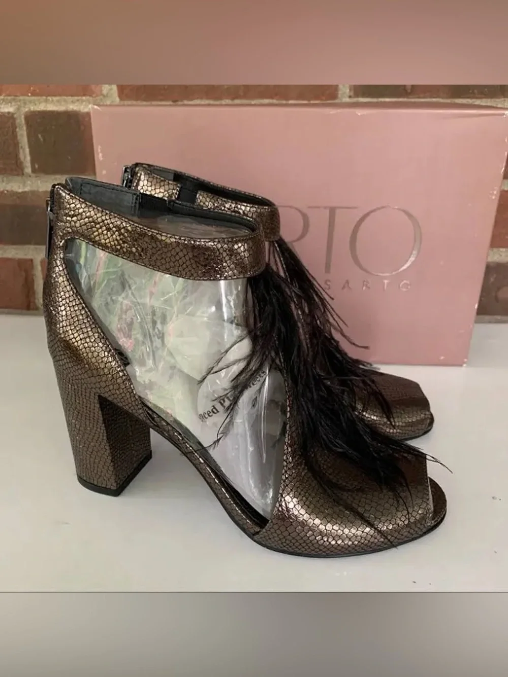 Franco Sarto Women’s A-Olivette Pewter Leather Feather Sandals